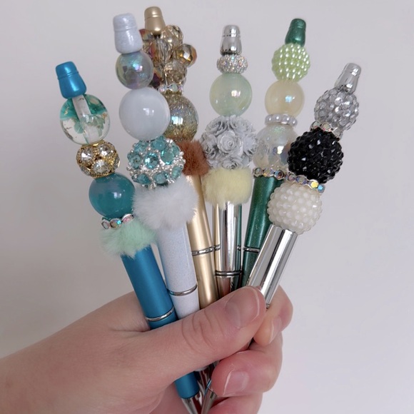 batchboutique is LIVE 🛍️ - Picture 3 of 4